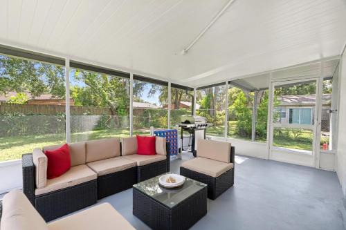 Bearss Plaza House | King-Style Retreat - 4 BR - Family Friendly