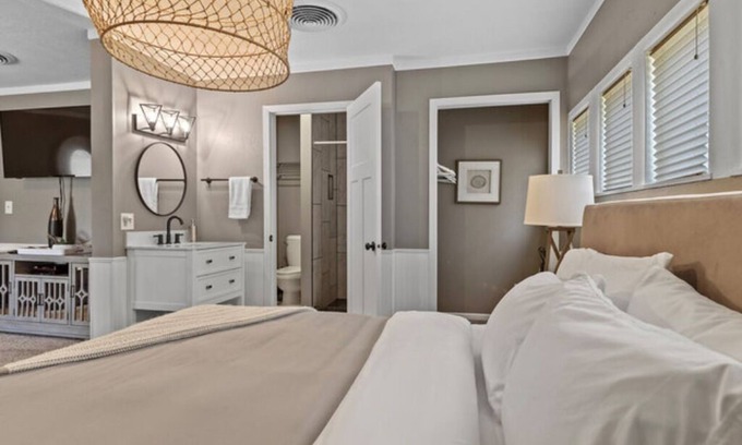 Rapid City Bed & Breakfast | King Suite 4 - Black Forest Inn Bed and Breakfast