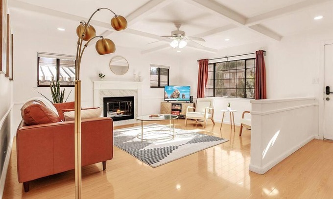 Castro Valley House | King Suite, 5 Queen beds Spacious Modern Home