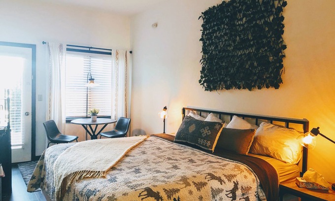Granby Condo | King Suite~Hot Tubs~Pool~RMNP
