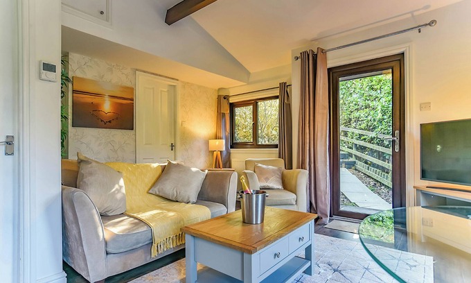 Caerwys Ski Chalet | Kingfisher Lakeside Lodge