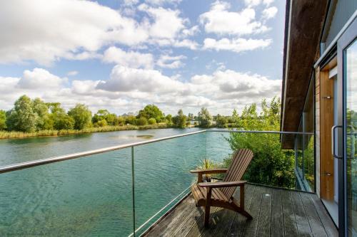 South Cerney House | Kingfisher Lodge