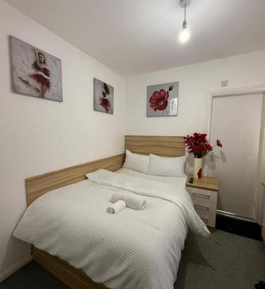 Northampton House | Kingsley Park Bridge Rooms