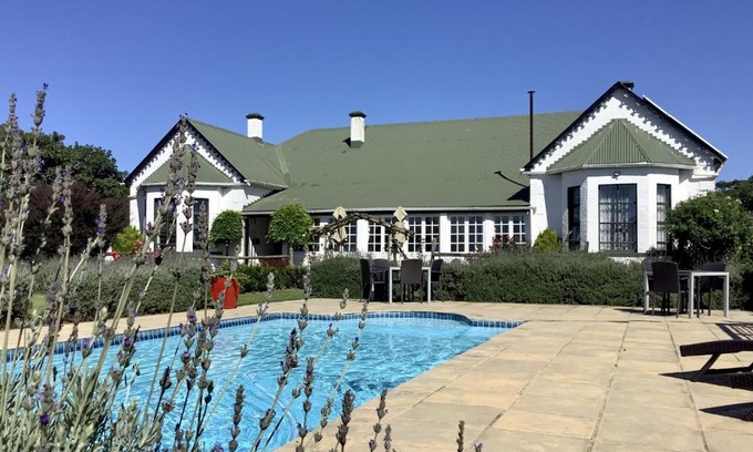 Bathurst House | Kingston Farm