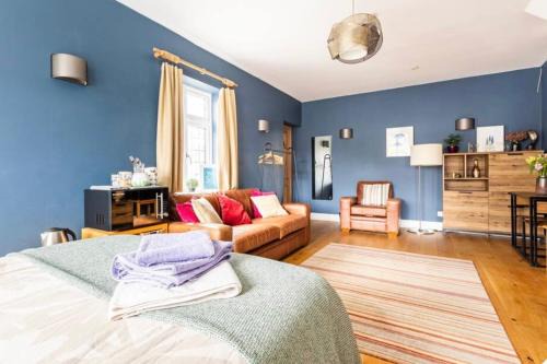 Shortlands House | Kingswood