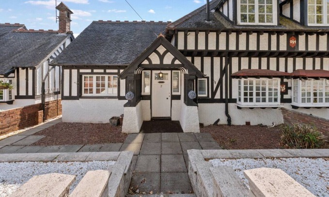 Coatbridge House | Kirkstyle Cottage - Luxury 4 bedroom home