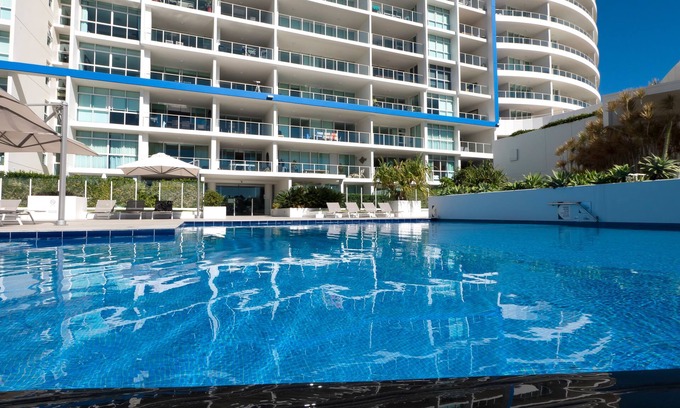 Coolangatta Hotel | Kirra Surf Apartments