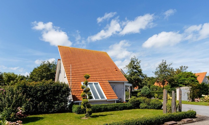 Scharendijke House | Kitchen, bathroom & sauna, beautiful garden 5* vacation home, Park Zeeland Village, WLAN 5G