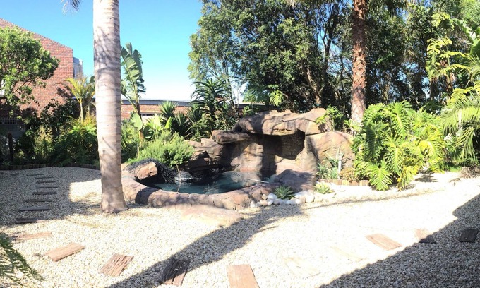 Melkbosstrand Cottage | Kite surfer & surf friendly accommodation on the West Coast, everyone's welcome
