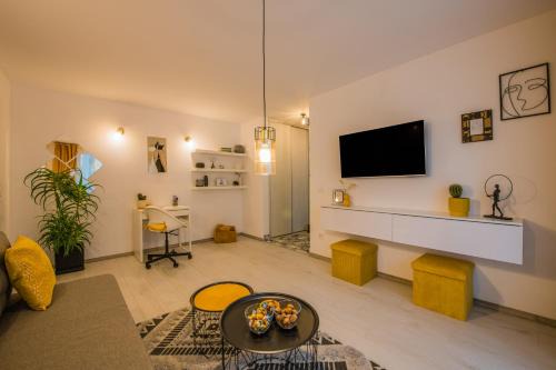 Alba Iulia Apartment | Kitty Sunflower Apartment