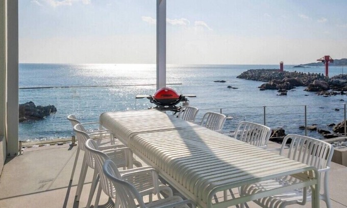 Gyeongju House | kkilook kkilook poolvilla