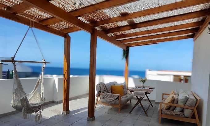 Arucas Apartment | Knee Turn