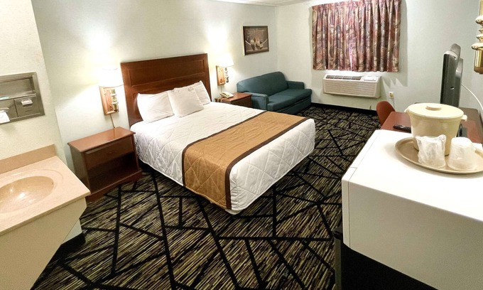 Paxinos Hotel | Knights Inn Paxinos