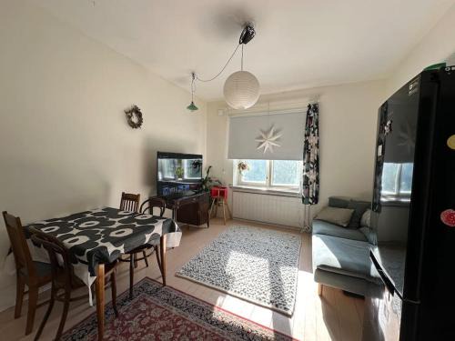 Etelainen District Apartment | Kodikas ja supermukava asunto metron vieressä! Smart TV, nopea netti, 5 minuuttia keskustaan!