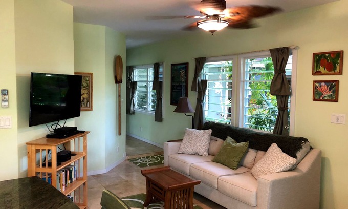 Kuulei Tract Cottage | Koi Palms 1 bedroom Cottage - Great location! 5 Minute Walk to Kailua Beach!