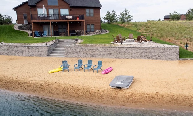 New Lisbon House | Kokomo Cabin: Cozy Fires, Family Fun & Lake Views