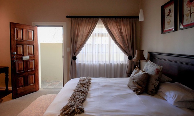 Komani Hotel | Komani Resorts