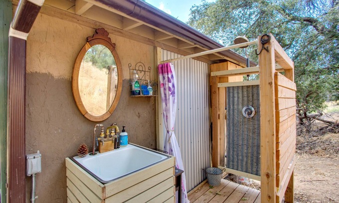 Julian Cabin | Komorebi The deer shed