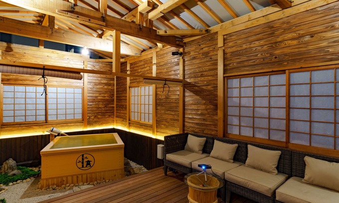 Higashishinsaibashi House | KONJAKUSO Osaka Shinsaibashi "TARUKAISEN" Rooftop SPA