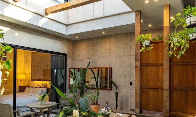 Downtown Villa | Korea’s Jeju Island villa – private pool, jacuzzi, and lush tropical charm