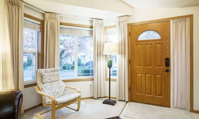 Vancouver Condo | Kozy Condo: * Near PDX * Rave Reviews! Quiet & Safe Area