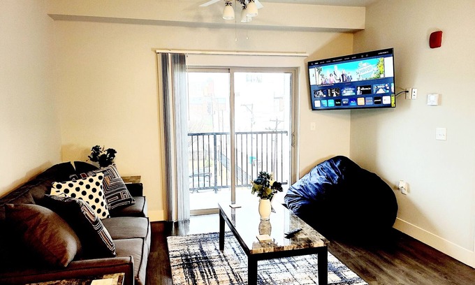Central West End Apartment | Kozy King w/Patio- 4th Floor - Heart of CWE (424)