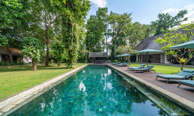 Padonan House | KR7001 - 7 Bedroom Villa in Kerobokan