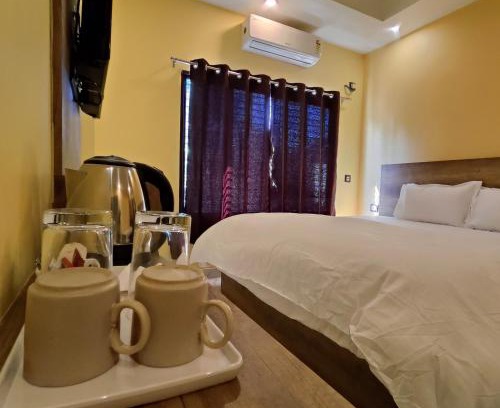 Golaghat Hotel | KRAZYROOMS, Kaziranga