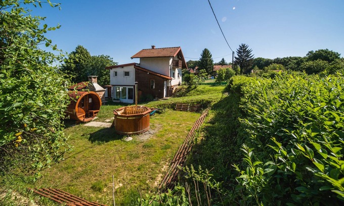 Varazdin House | Kuća se nalazi 7 km od centra Varaždina i nudi nezaboravni odmor za sve.