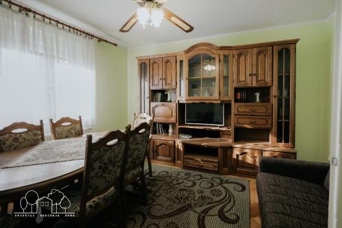 Dakovo House | Kuća za odmor Proljeće
