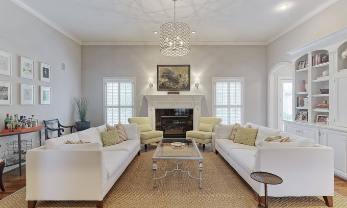Buechel House | KY Derby & PGA : Gorgeous 4-Bedroom St. Matthews Home, Conveniently Located