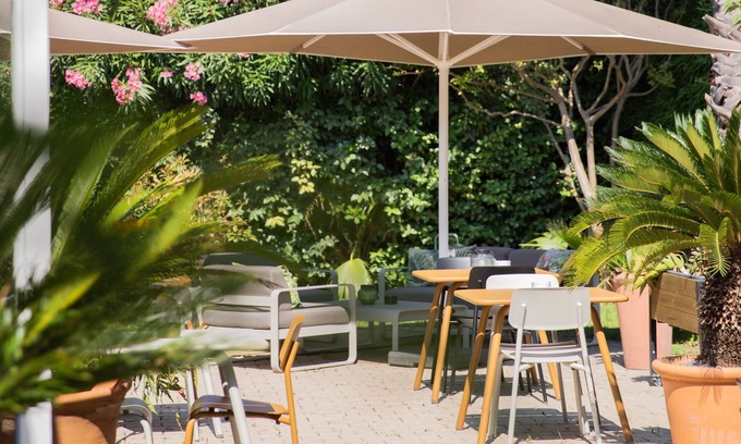 Costieres Hotel | Kyriad Nimes Ouest