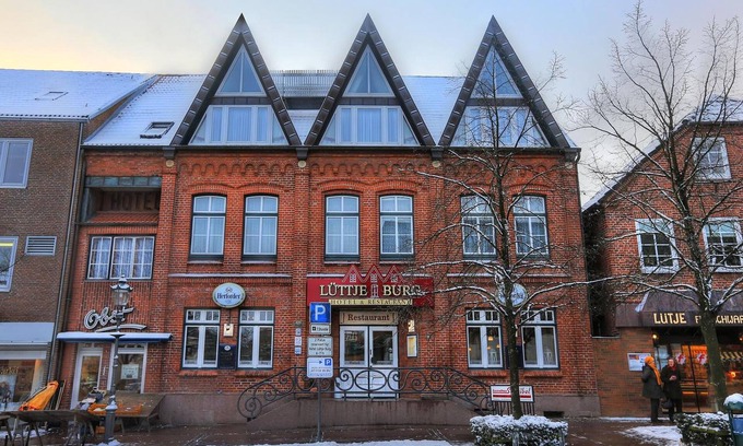 Luetjenburg Hotel | Lüttje Burg Hotel & Restaurant