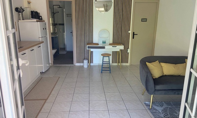 Saint-Claude Apartment | L'écrin apartment