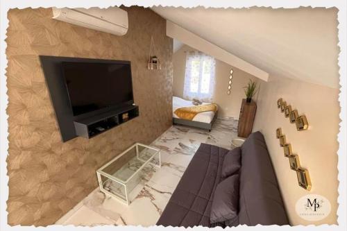 Pruniers-en-Sologne Apartment | L'écrin Bien-Etre-Studio Balnéo