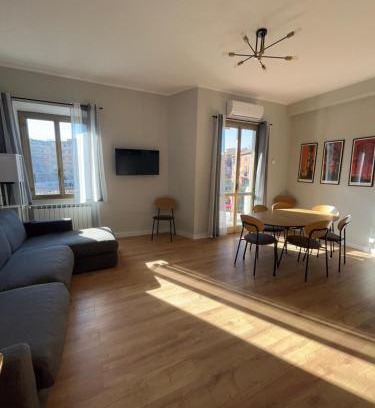 Quartiere XXII Collatino Apartment | L'affaccio sul borgo - Adiacente Metro B