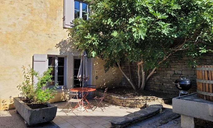 Menetru-le-Vignoble House | L'Alambic à Martial