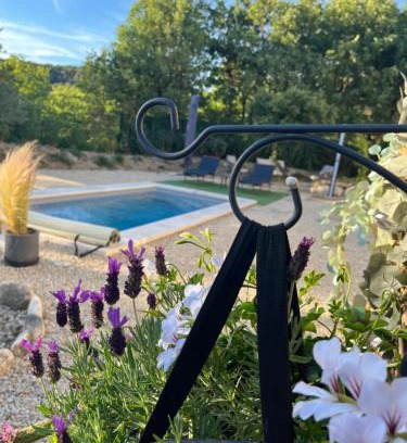 Cadenet Apartment | L'AMANDERAIE PISCINE PRIVEE à côté de LOURMARIN LUBERON
