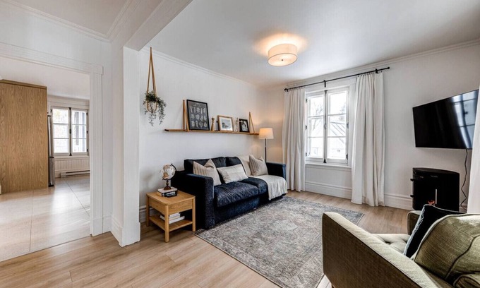 Quartier 5-4 Apartment | L'Ancestrale-3 bedroom-1.5 bathroom