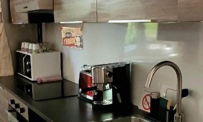 Avignon Apartment | L'Appartement- Studio LMS Radio Whole apartment 10 minutes' walk from Avignon