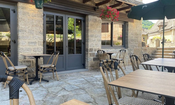 Muret-le-Chateau Hotel | l'Auberge du Château