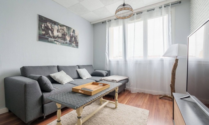 Poincare - Foch - Anatole France - Croix de Bourgogne Apartment | L'Escapade Foch - One Bedroom Apartment, Sleeps 2