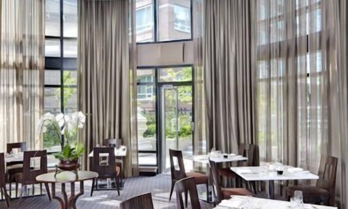 Central Hotel | L'Hermitage Hotel