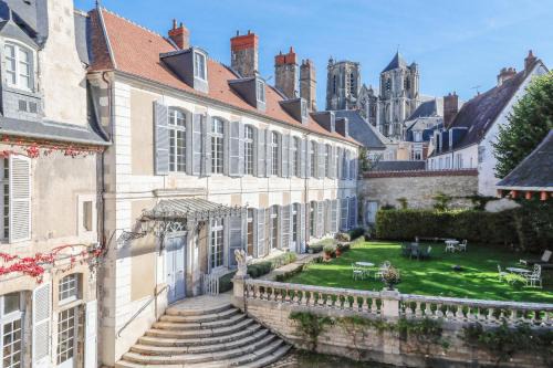 Bourges Bed & Breakfast | L'Hotel de Panette, Un exceptionnel château en coeur de ville