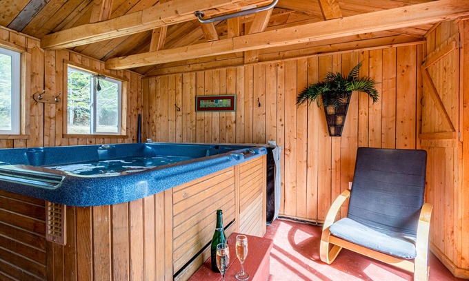 Saint-Paul-de-Montminy House | L'oasis DU Massif - Spa, Bbq, Foyer et Plaisir !