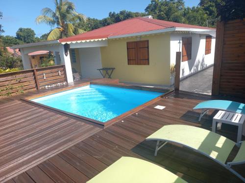 Grand-Bourg Apartment | L ombre du manguier