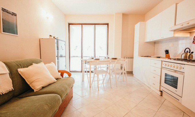 Luni Mare Apartment | L'Ulivo - Lakeside L&B