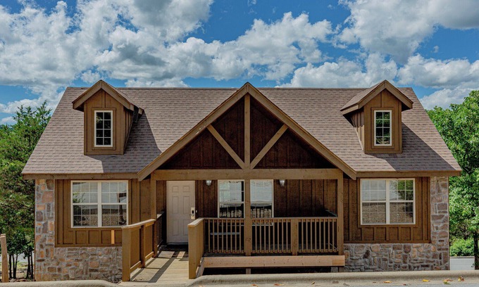 Reeds Spring House | L092, 2-Bedroom Near Lake "Great Catch Cabin