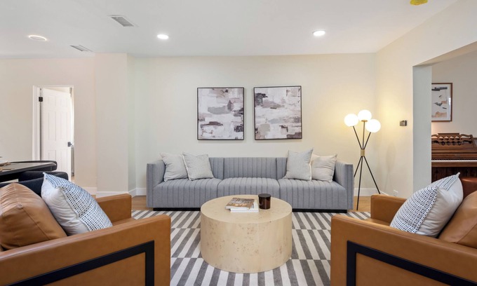 Beverly Hills House | LA 9 Bedroom Modern Home