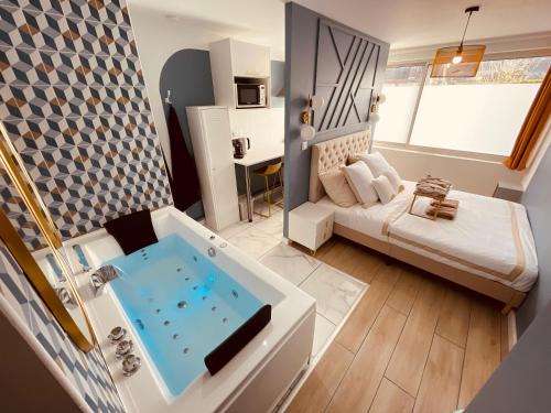 Coteaux Ouest Apartment | La balnéo de l'impératrice Anastasia - 306